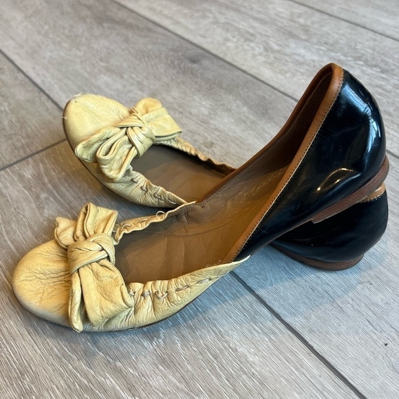 CHLOE Authentic Leather Two Tone Bow Ballerina Slippers Size 37.5 / 6.5 - Picture 1 of 12